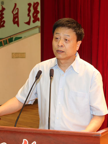 余仕麟教授发言